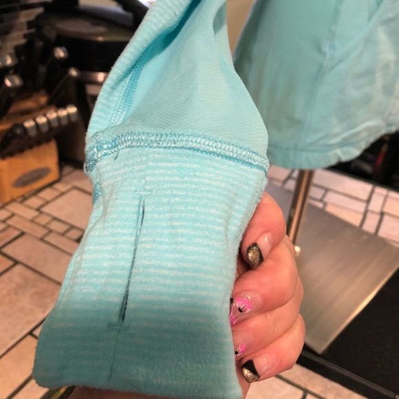 Lululemon light blue pique 1/2 zip - Picture 9 of 14